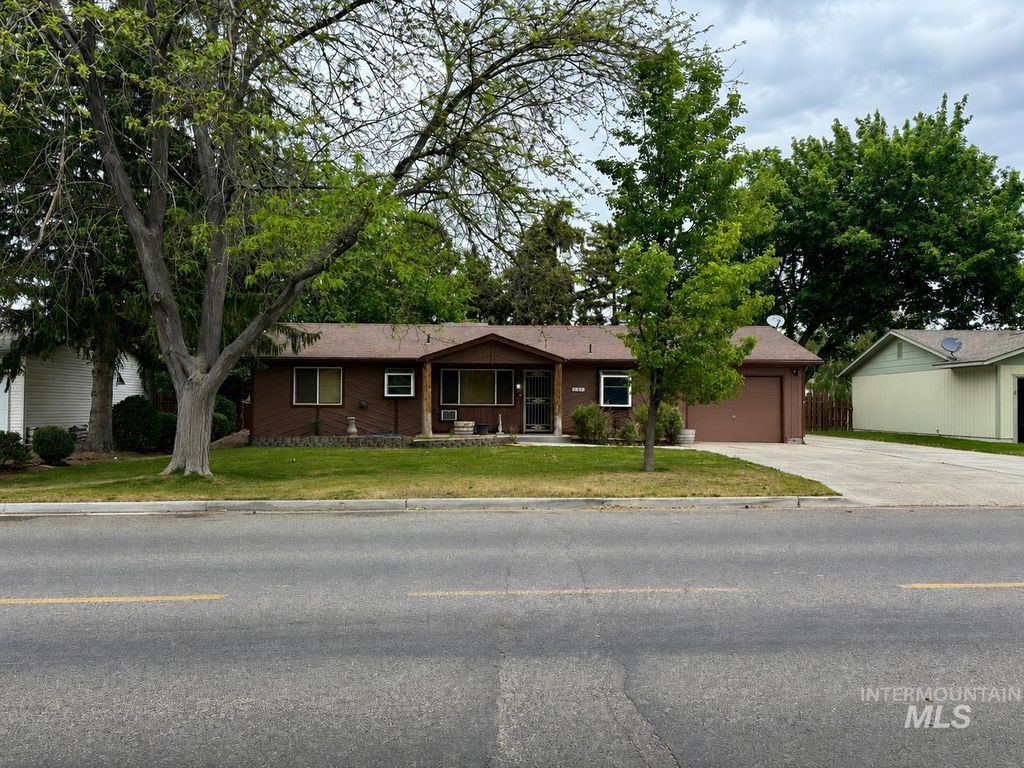 Photo of 526 E 16th Ave, Jerome, ID 83338 (MLS # 98986622)