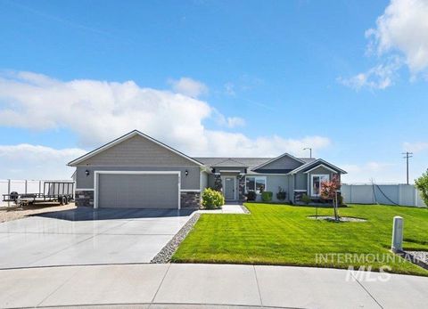 Photo of 820 Owl Ct, Jerome, ID 83338 (MLS # 98979282)