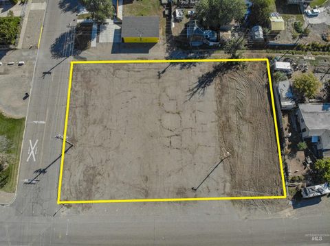 Photo of 3 At Corner Of Se 6th Ave & Se 1st St, Ontario, OR 97914 (MLS # 98964384)