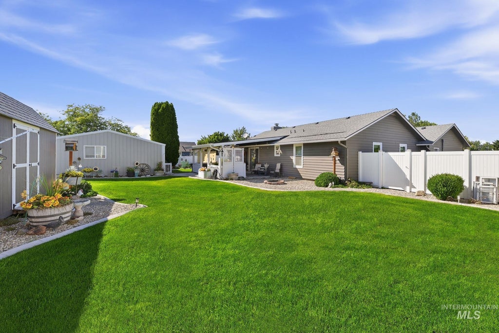 Photo of 1921 Kentucky Dr, Nampa, ID 83686 (MLS # 99000631)