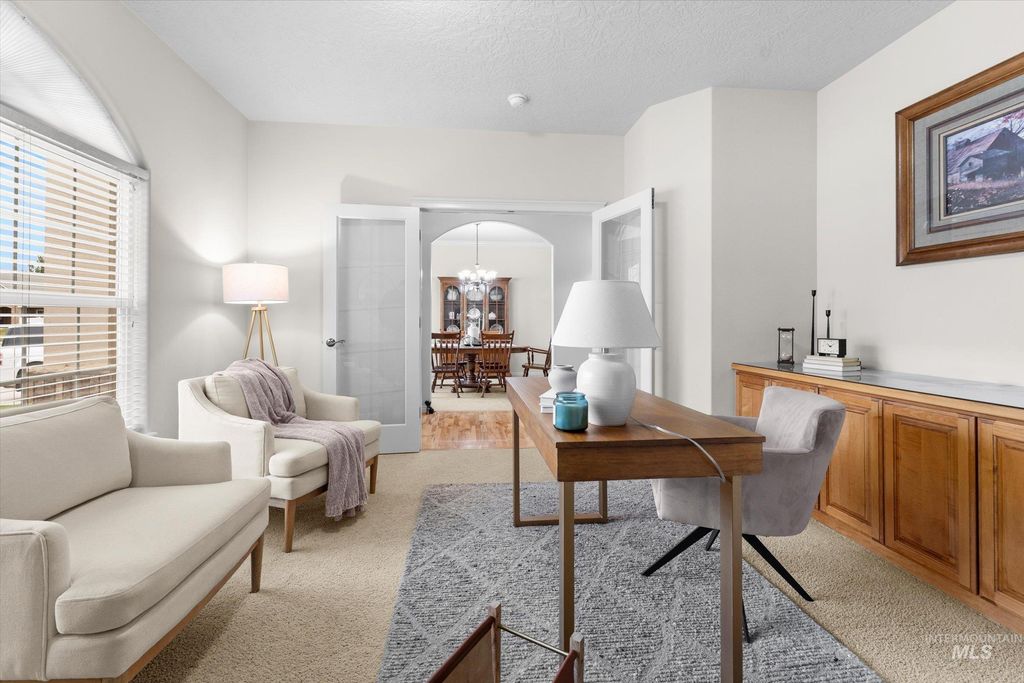 Photo of 716 W Kodiak Drive, Meridian, ID 83642 (MLS # 98977754)