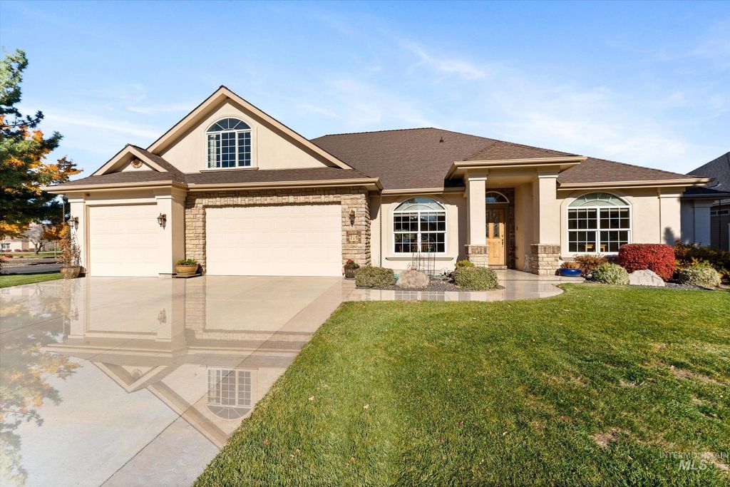 Photo of 716 W Kodiak Drive, Meridian, ID 83642 (MLS # 98977754)