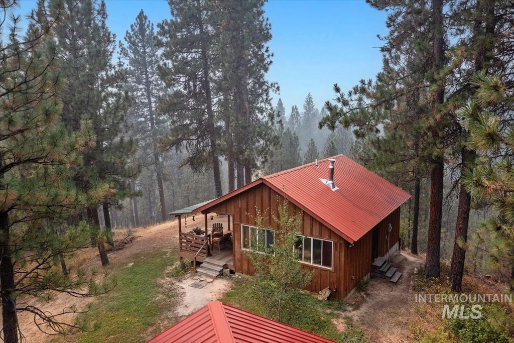 Photo of 33 Upper Fitchs Point, Garden Valley, ID 83622 (MLS # 98963346)