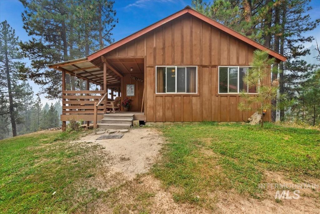 Photo of 33 Upper Fitchs Point, Garden Valley, ID 83622 (MLS # 98963346)