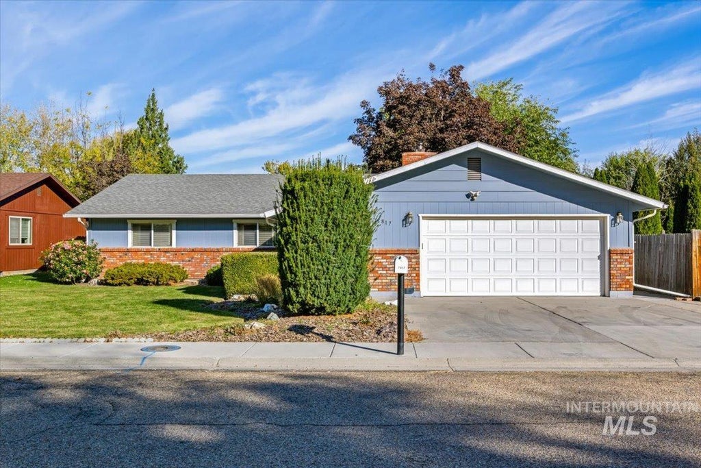 Photo of 1817 Alder St, Caldwell, ID 83605 (MLS # 99004204)