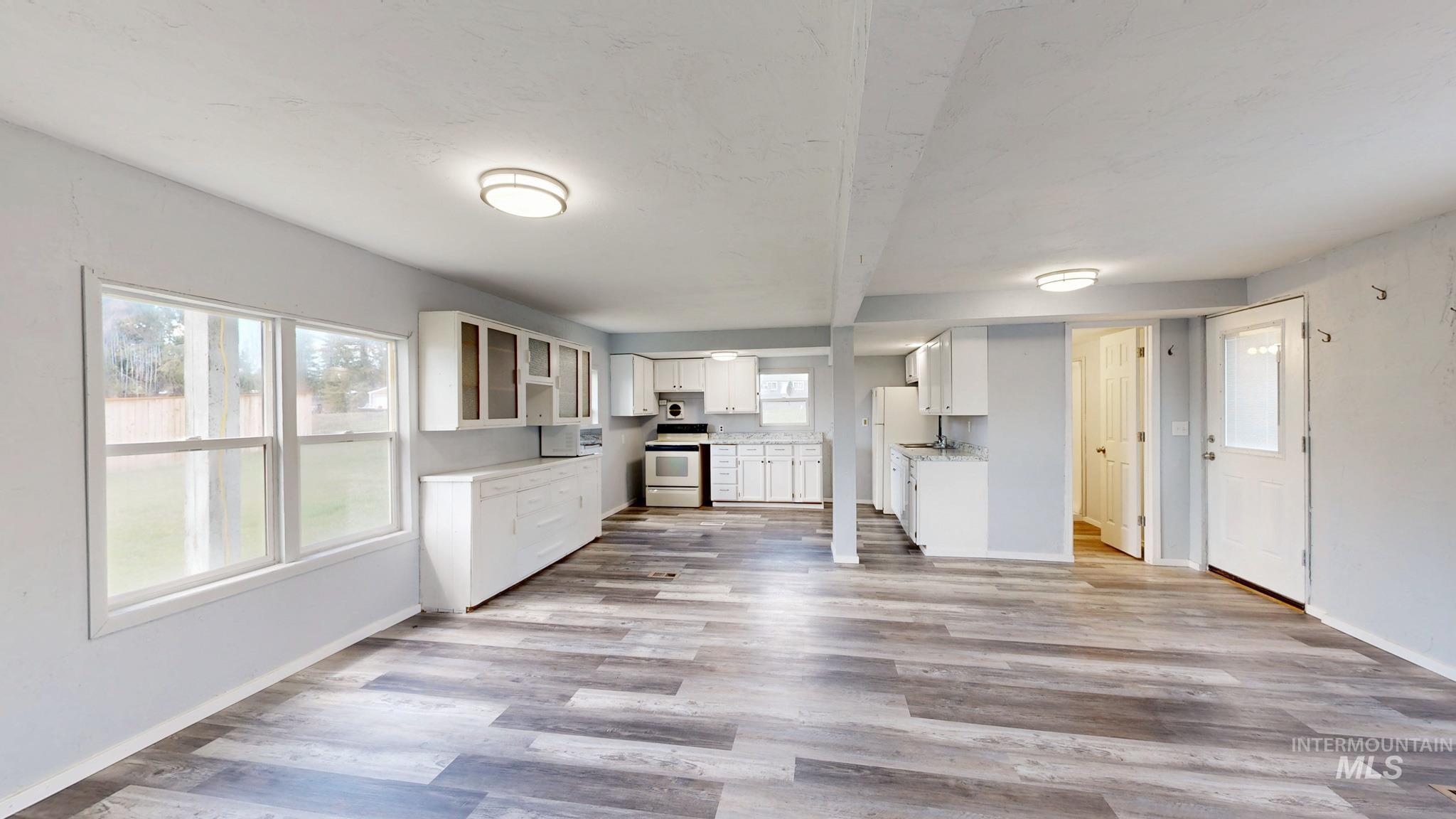 1009 Helmer Ln
