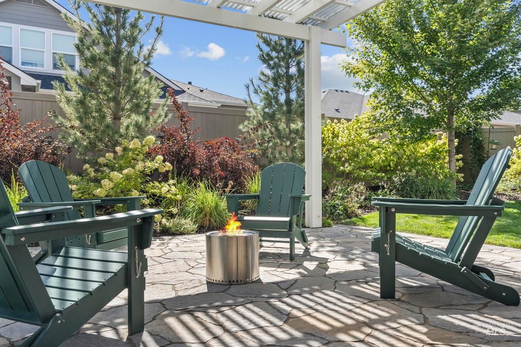 Photo of 2935 E Renwick Ct, Meridian, ID 83642 (MLS # 98984410)
