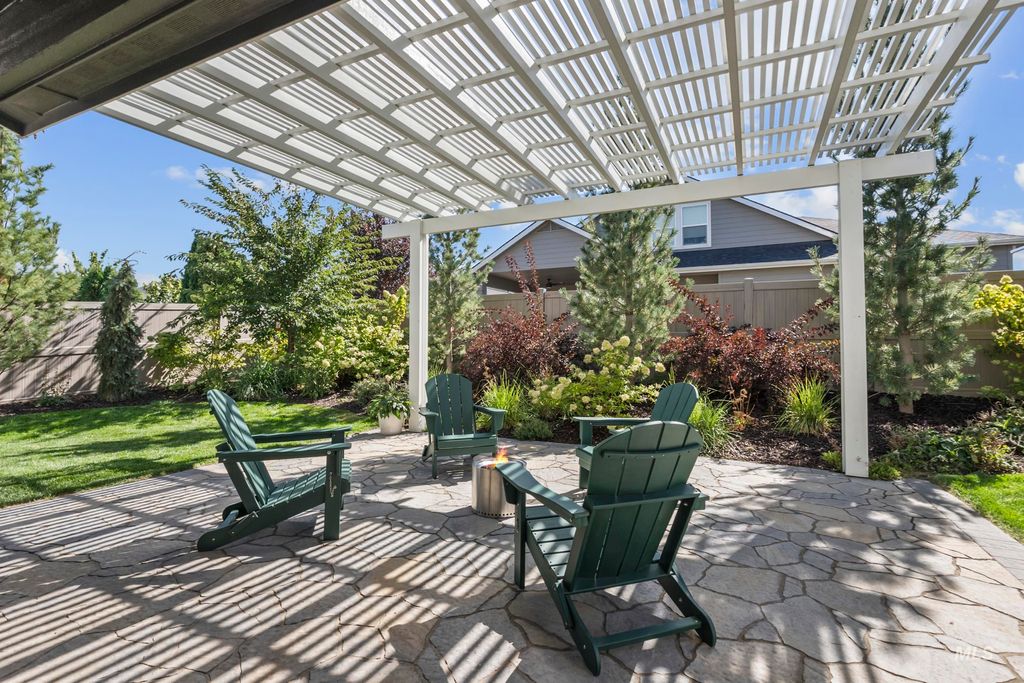 Photo of 2935 E Renwick Ct, Meridian, ID 83642 (MLS # 98984410)
