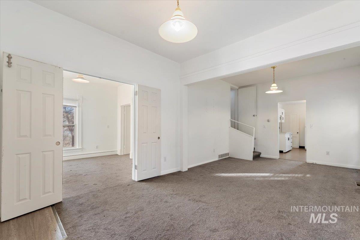 817 W Thatcher Street