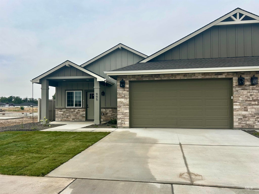 Photo of 995 N 15th St, Payette, ID 83661 (MLS # 98995173)