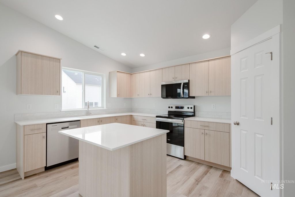 Photo of 9067 W Violet St, Nampa, ID 83687 (MLS # 98968155)