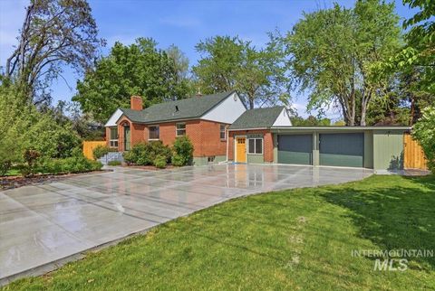 Photo of 6710 W Ustick Rd, Boise, ID 83704 (MLS # 98983158)