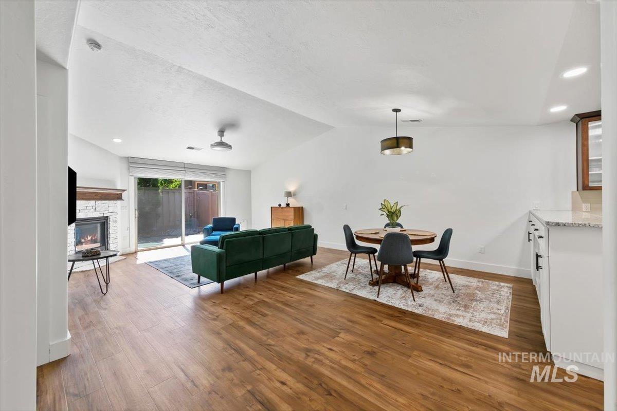 161 E Cholla Hills St