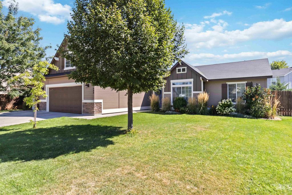 Photo of 588 Gateway Ave, Middleton, ID 83644 (MLS # 98982264)