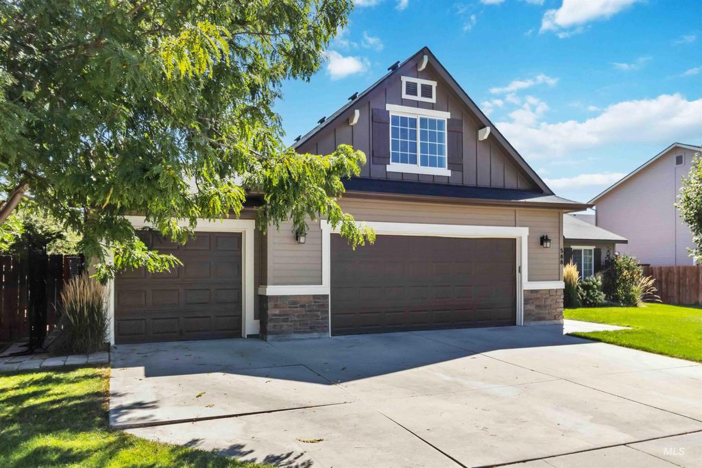 Photo of 588 Gateway Ave, Middleton, ID 83644 (MLS # 98982264)