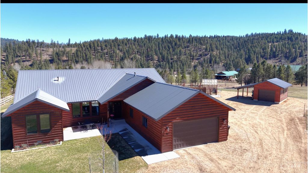 Photo of 14 Bobcat Court, Garden Valley, ID 83622 (MLS # 98978773)