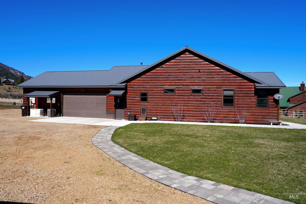 Photo of 14 Bobcat Court, Garden Valley, ID 83622 (MLS # 98978773)