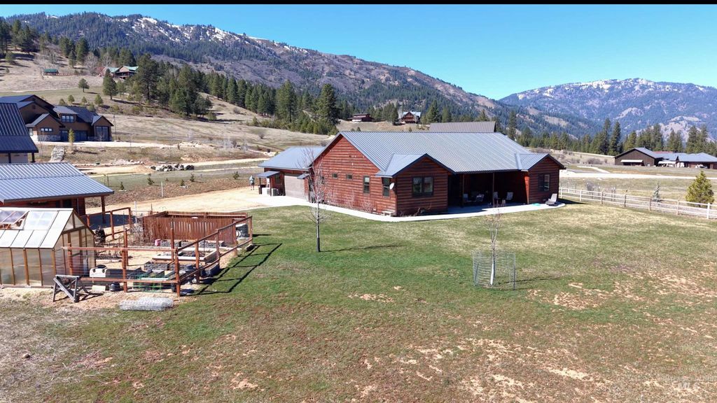 Photo of 14 Bobcat Court, Garden Valley, ID 83622 (MLS # 98978773)