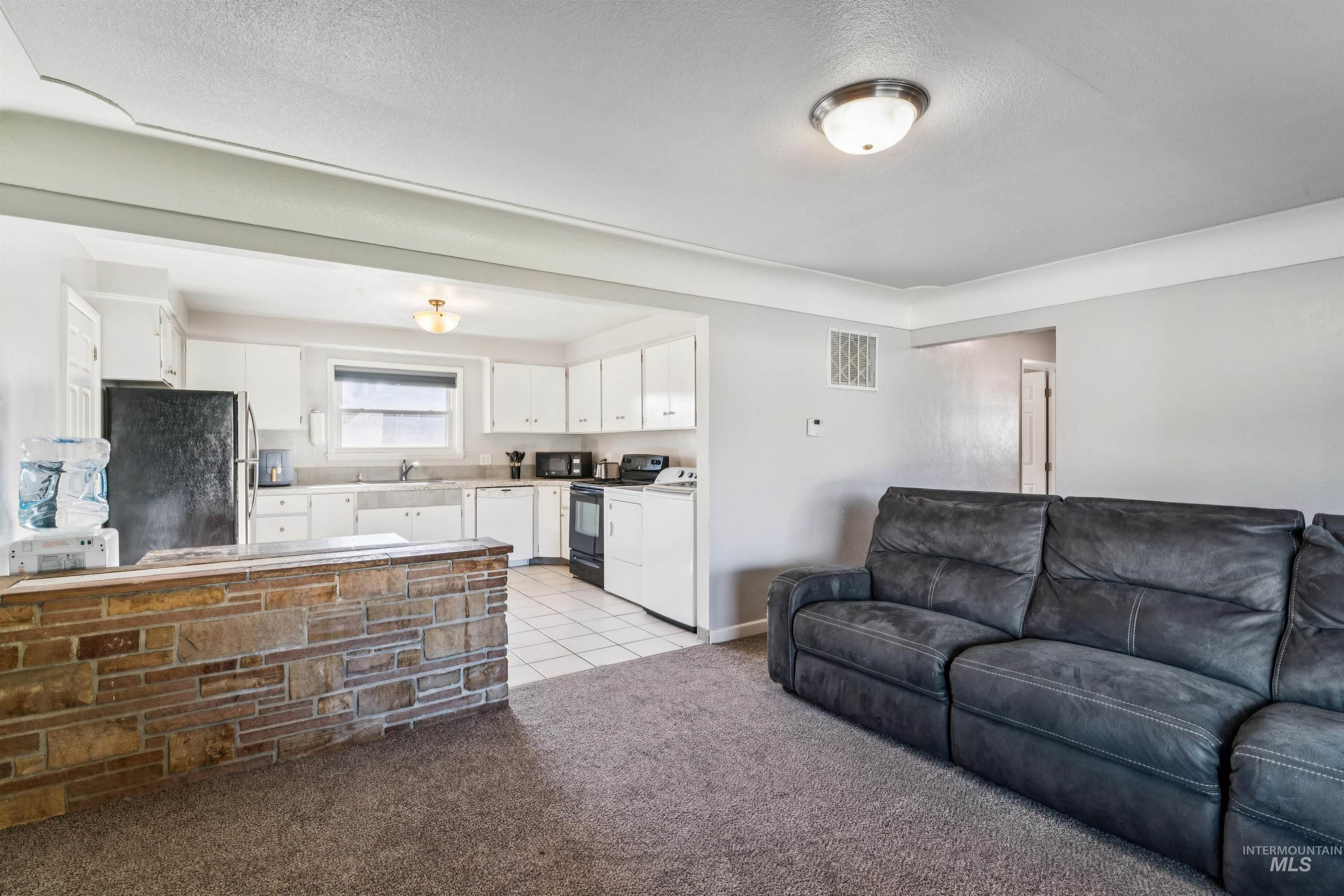 424 Meyer Ave