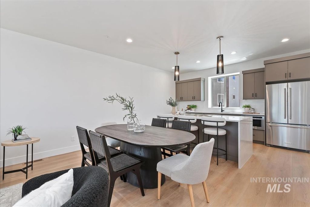 Photo of 1703 S Federal Way, Boise, ID 83705 (MLS # 98976831)