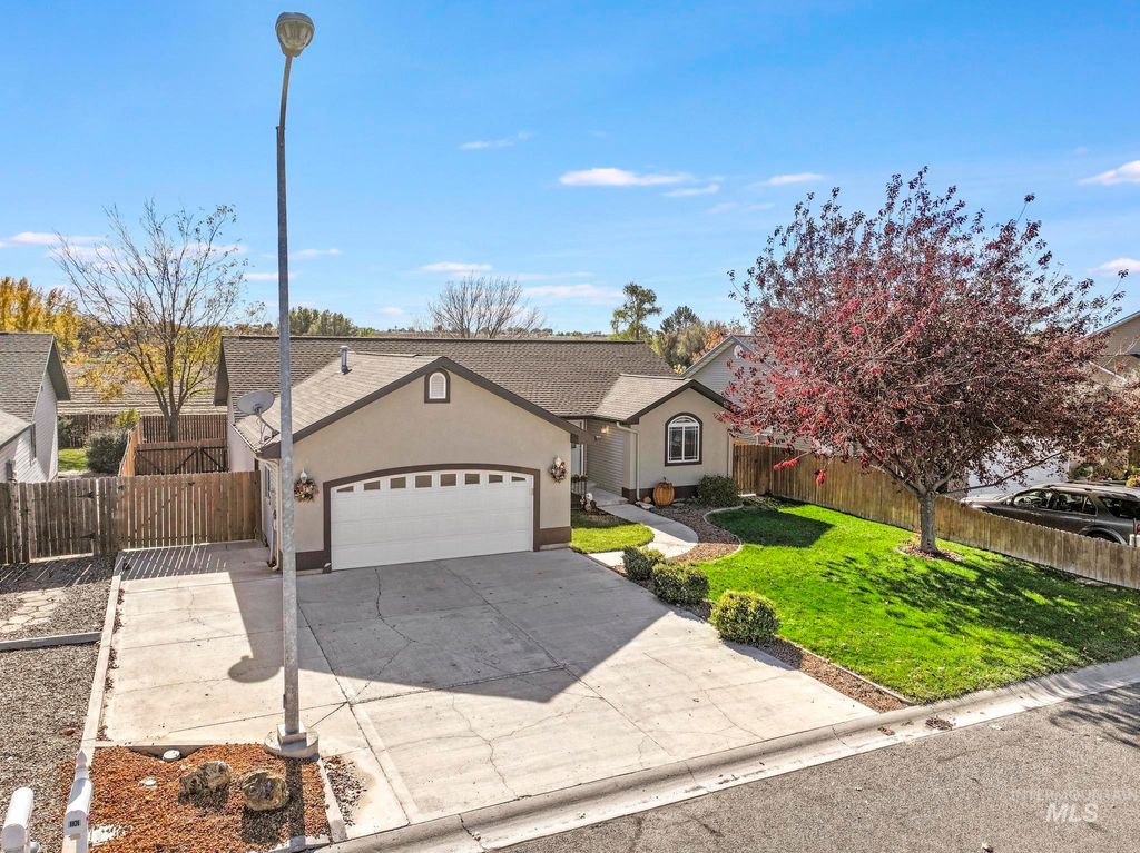 Photo of 1101 Lauren Lane, Filer, ID 83328 (MLS # 98966414)