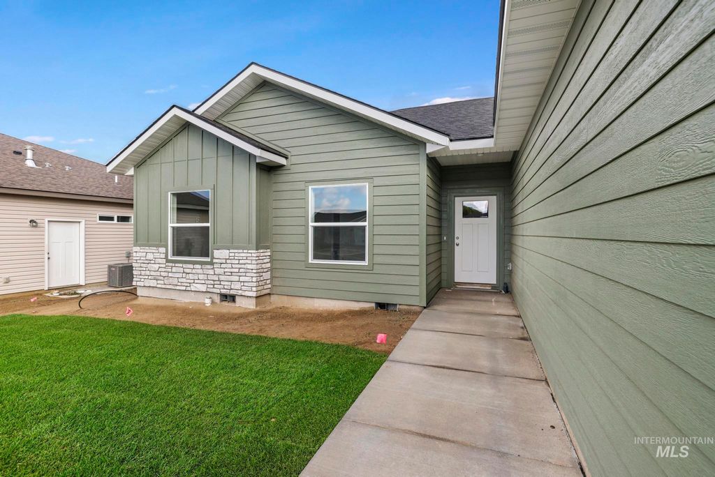 Photo of 906 23rd Ave E, Jerome, ID 83338 (MLS # 98955331)