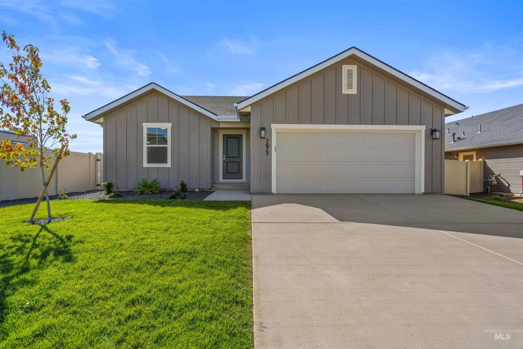 Photo of 4408 Solitude Way, Caldwell, ID 83605 (MLS # 98980417)