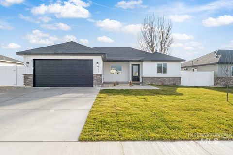 Photo of 913 E 23rd Ave #Lot 17 Block 4, Jerome, ID 83338 (MLS # 98948526)