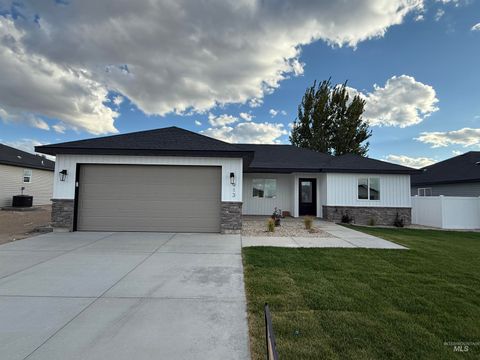 Photo of 913 E 23rd Ave #Lot 17 Block 4, Jerome, ID 83338 (MLS # 98948526)