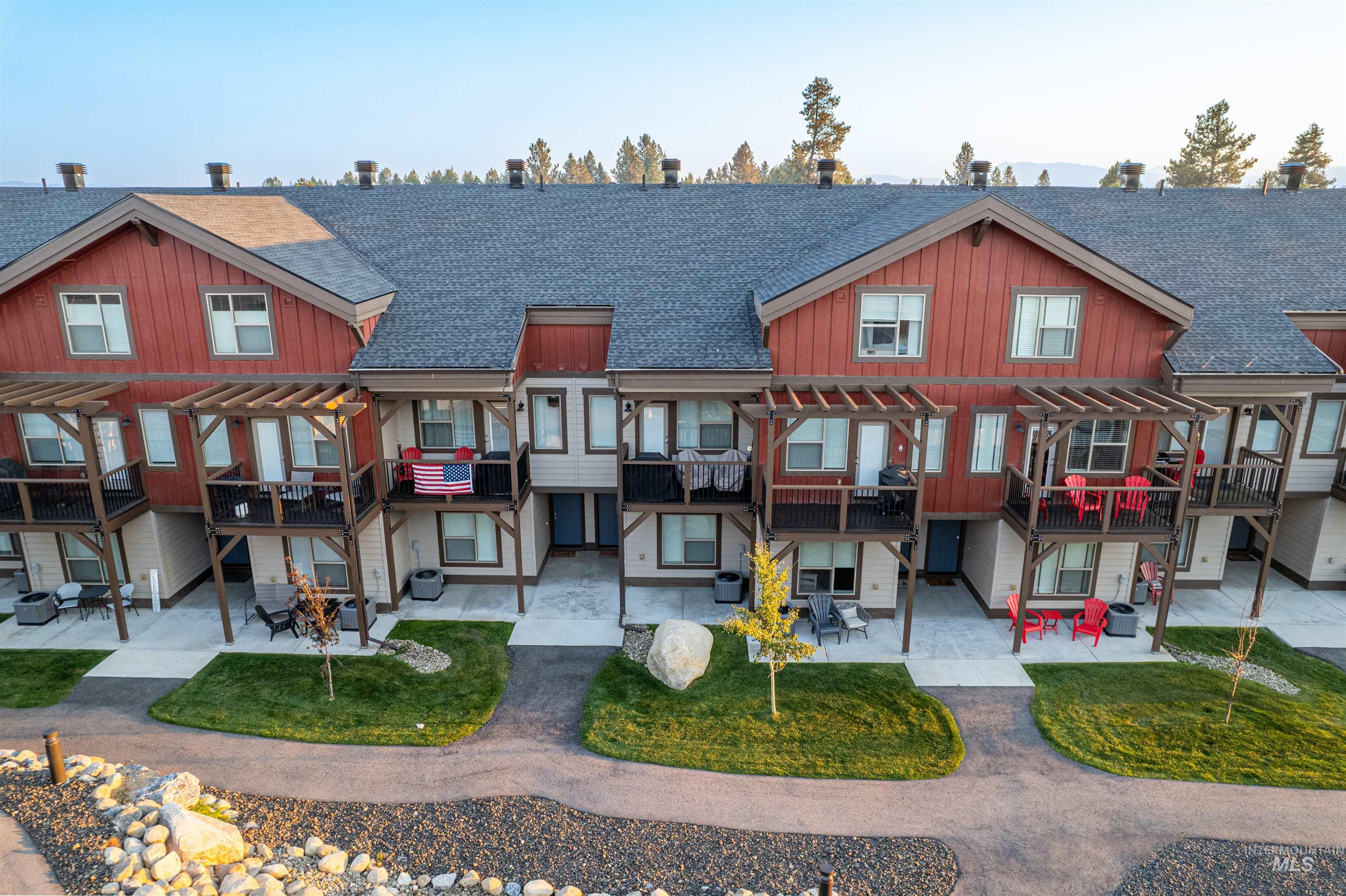 211 Broken Pine Lane