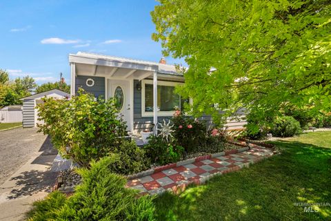 Photo of 548 Fillmore Street, Twin Falls, ID 83301 (MLS # 98989718)