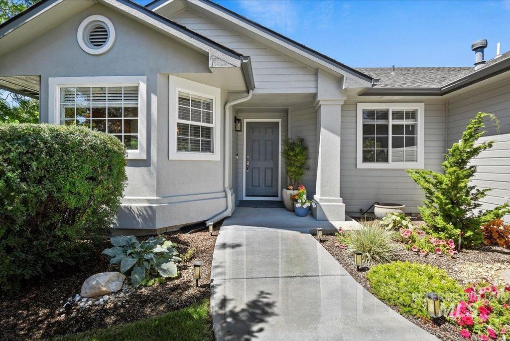 Photo of 4985 N Rothmans Ave, Boise, ID 83713 (MLS # 98965673)