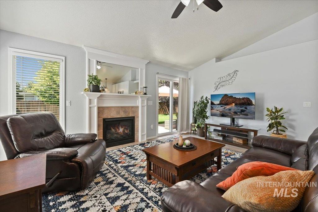 Photo of 4985 N Rothmans Ave, Boise, ID 83713 (MLS # 98965673)