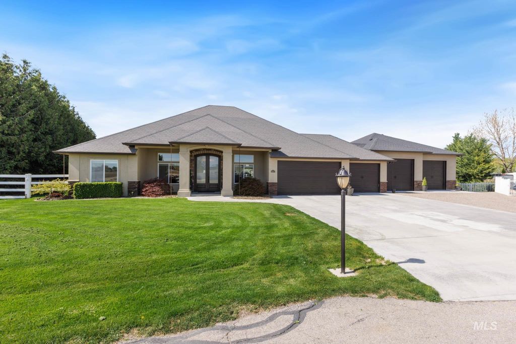 Photo of 155877 Wintergreen Dr, Caldwell, ID 83607 (MLS # 98981550)