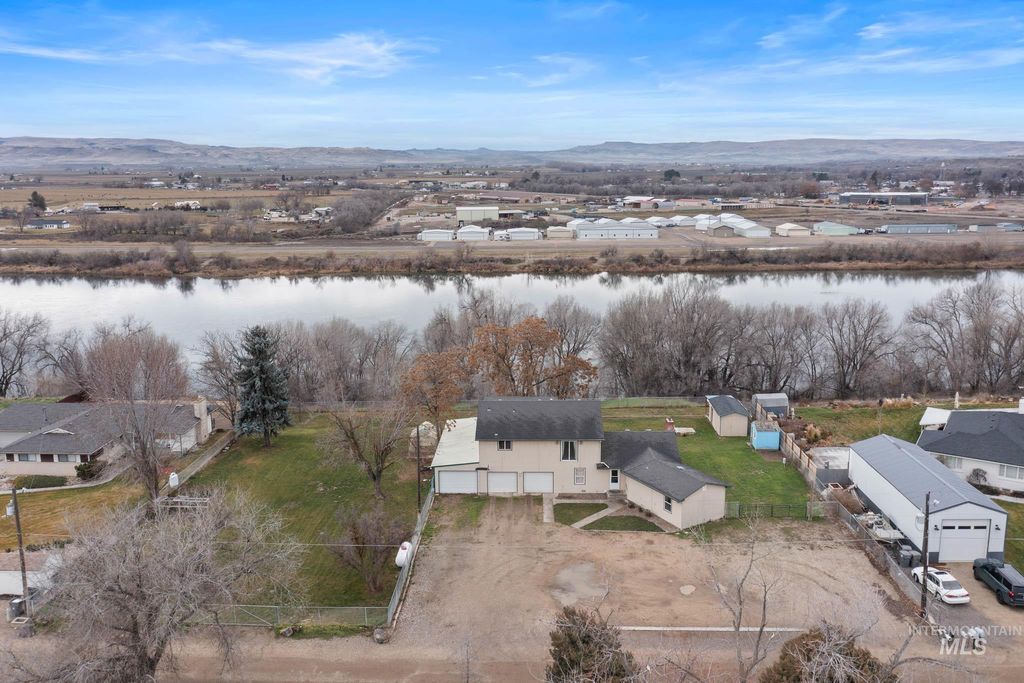 Photo of 26433 Riverview Rd, Wilder, ID 83676 (MLS # 98971154)