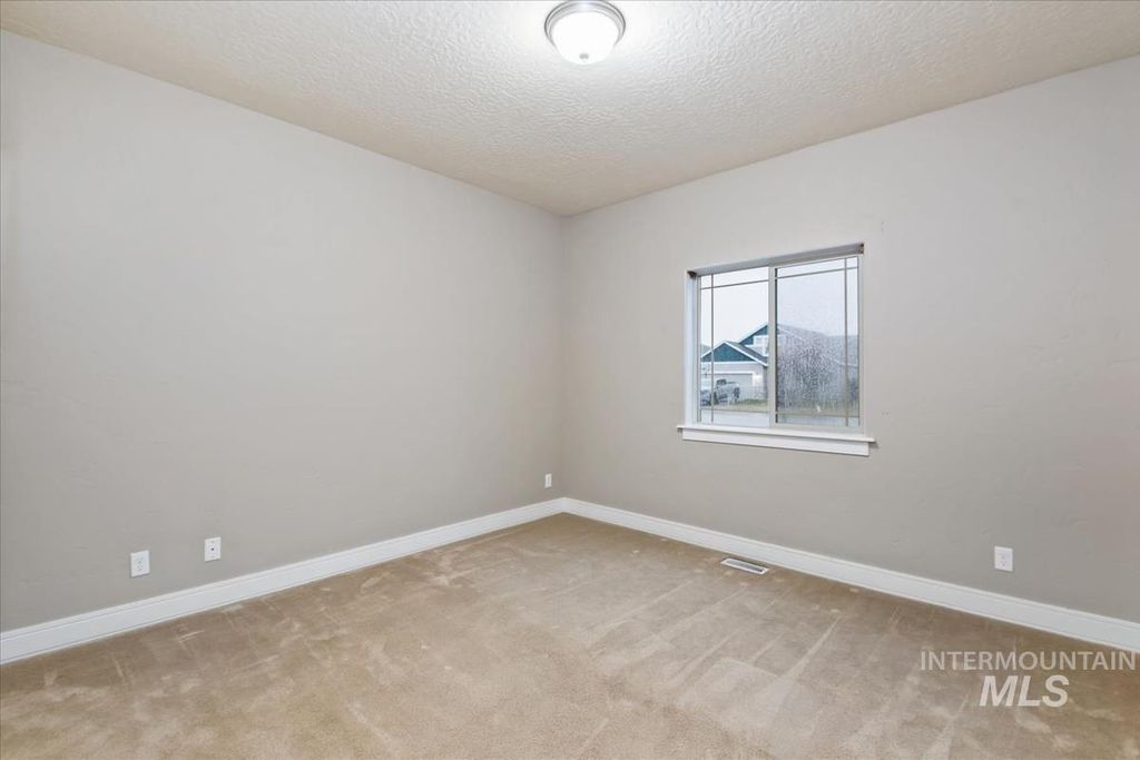 Photo of 640 SW Miner, Mountain Home, ID 83647 (MLS # 98970379)