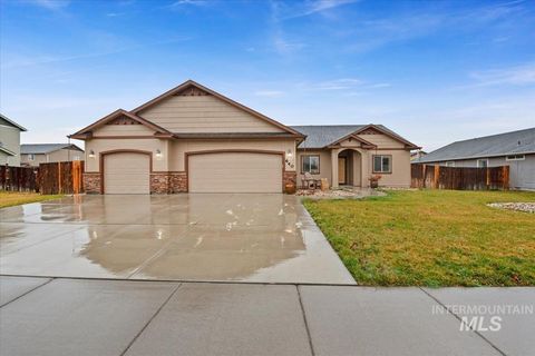 Photo of 640 SW Miner, Mountain Home, ID 83647 (MLS # 98970379)