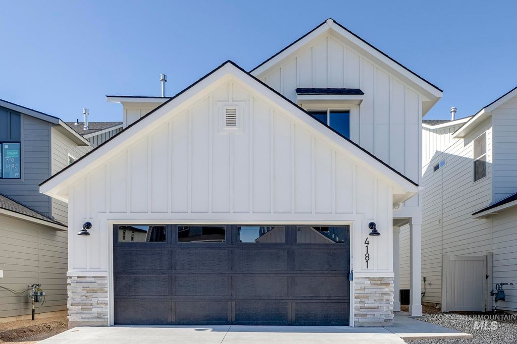 Photo of 936 N Mirror Creek Way, Meridian, ID 83642 (MLS # 98970559)