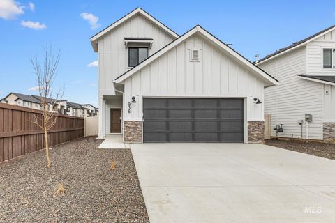 Photo of 936 N Mirror Creek Way, Meridian, ID 83642 (MLS # 98970559)