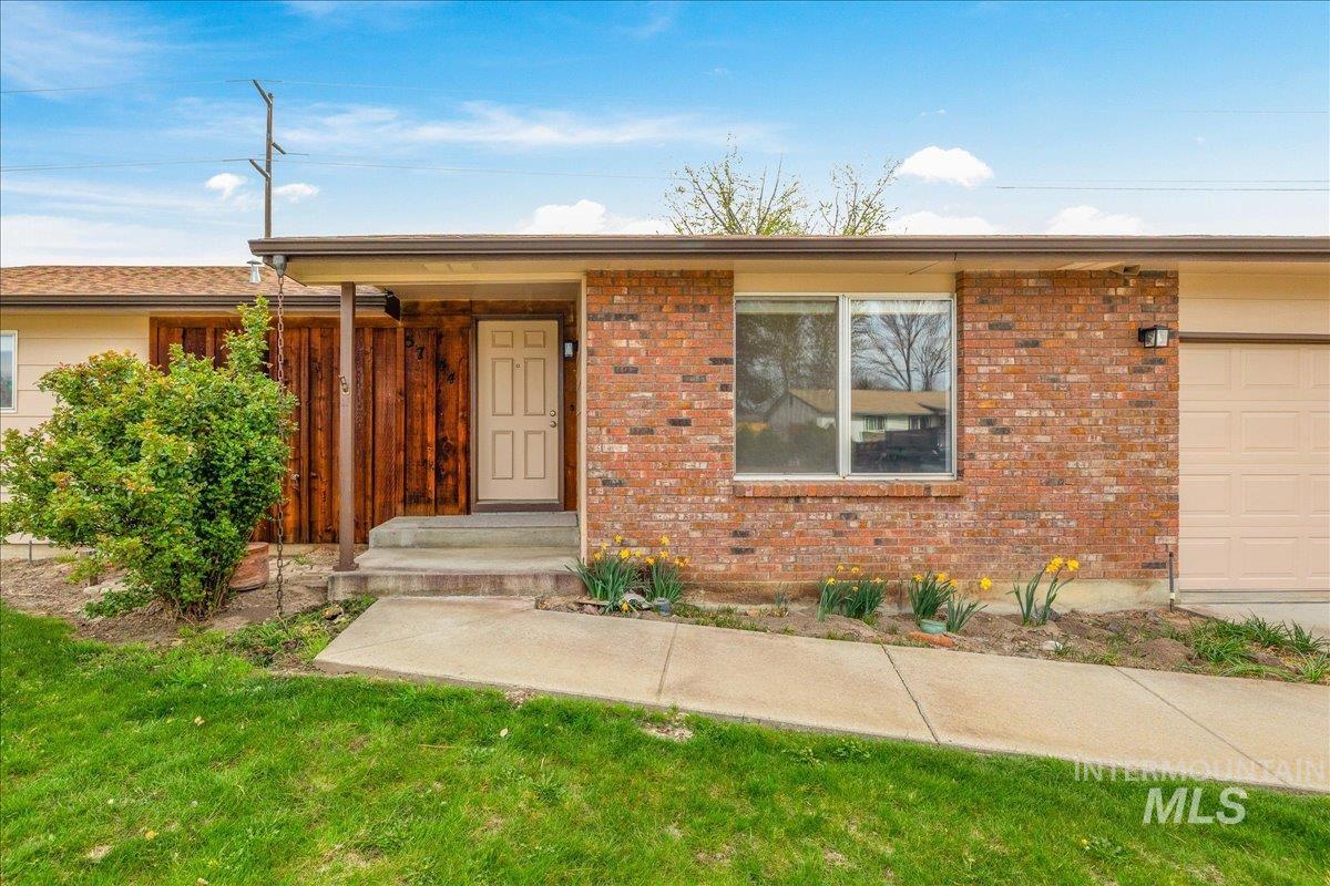 5744 N Millrun Avenue