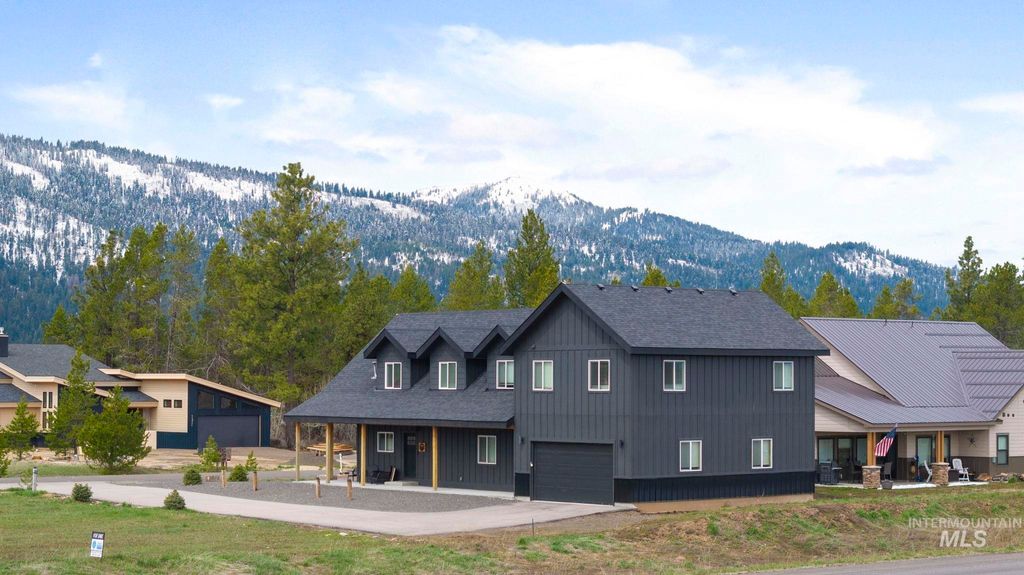 Photo of 13142 Hawks Bay Rd, Donnelly, ID 83615 (MLS # 98982898)