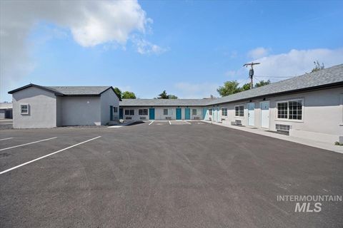 Photo of 1201 Kimberly Rd, Twin Falls, ID 83301 (MLS # 98954119)