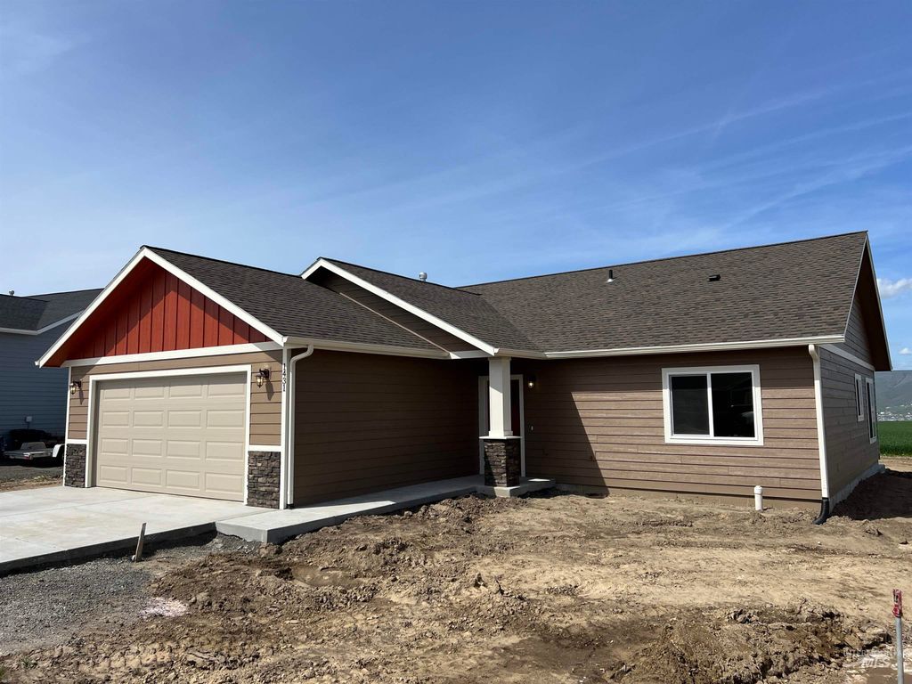 Photo of 1738 Yellowstone Court, Lewiston, ID 83501 (MLS # 98972412)