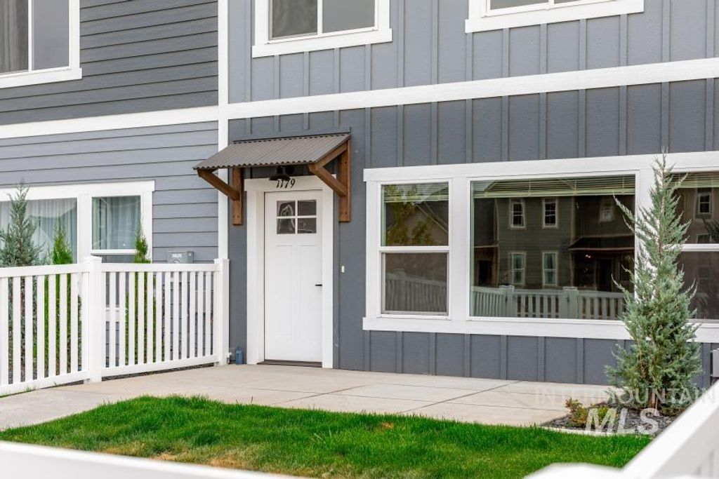 Photo of 1179 Edington Ave, Moscow, ID 83843 (MLS # 98959820)