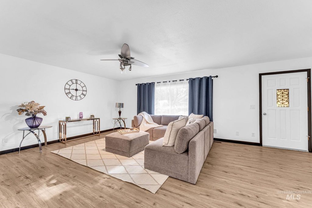 Photo of 103 Rainbow Cir, Buhl, ID 83316 (MLS # 98982343)