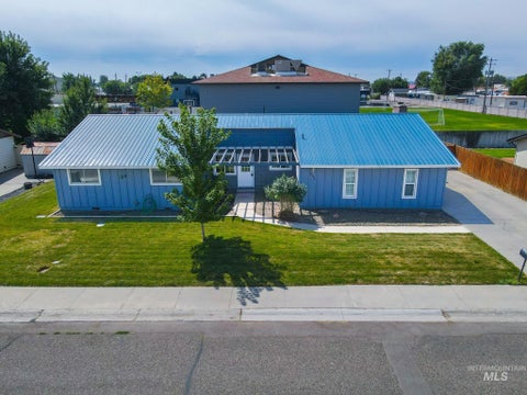Photo of 2496 SW 2nd Ave, Ontario, OR 97914 (MLS # 98998061)