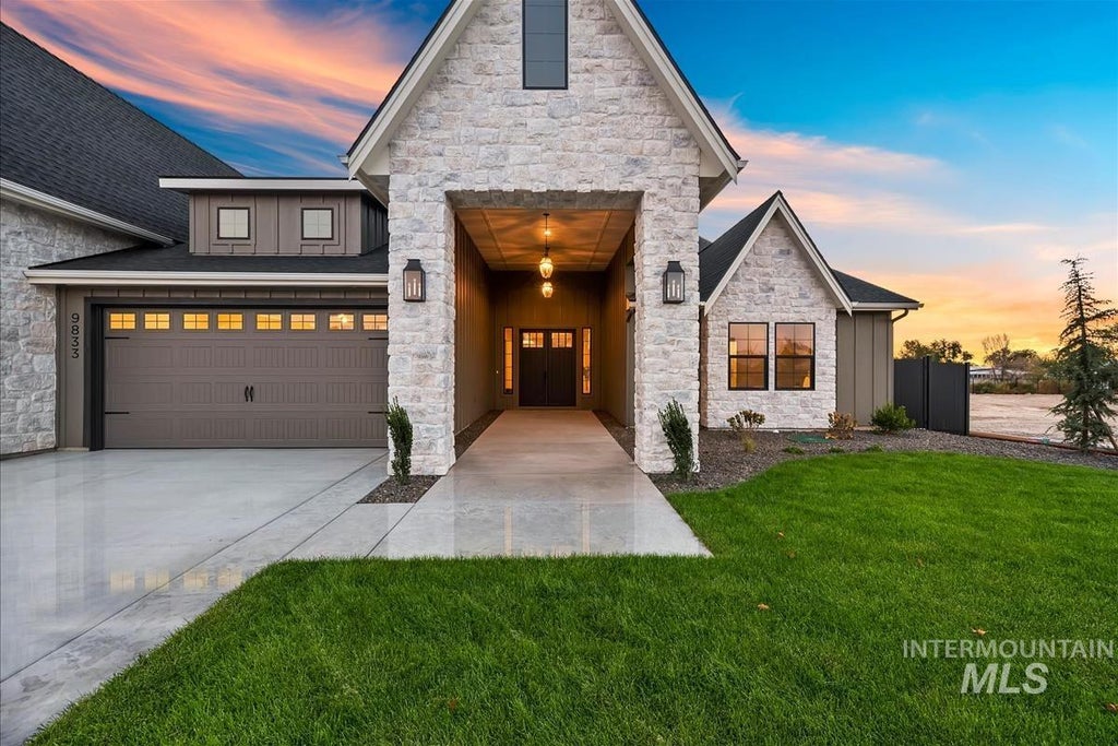 Photo of 5861 E Greenhill St, Nampa, ID 83687 (MLS # 99003120)