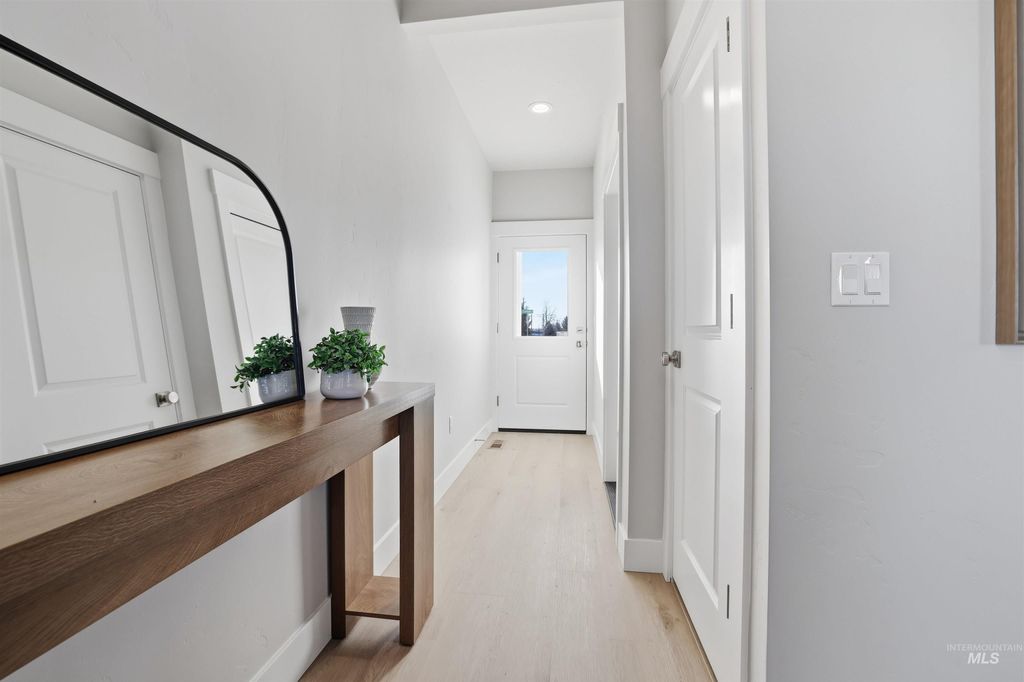 Photo of 1172 E Cottage St, Kuna, ID 83634 (MLS # 98969610)