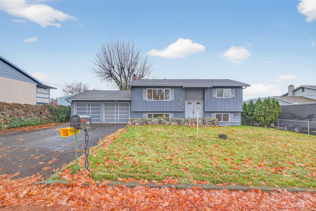 Photo of 3634 18th Street C, Lewiston, ID 83501 (MLS # 98968982)