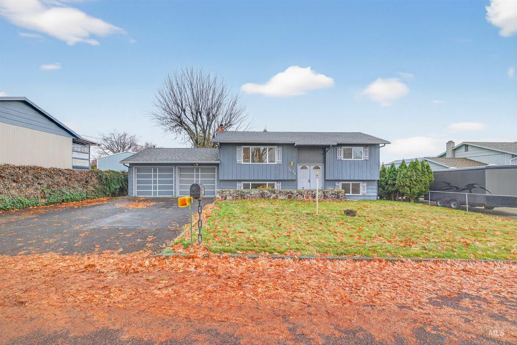 Photo of 3634 18th Street C, Lewiston, ID 83501 (MLS # 98968982)